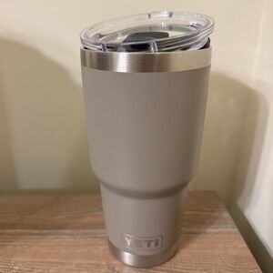 YETI RAMBLER 30 OZ TUMBLER MS - GRANITE GRAY